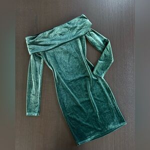 Forever 21 One-Shoulder Velvet Dress in Emerald Green